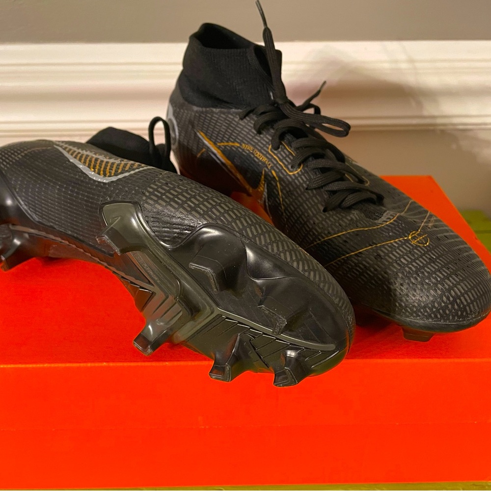 Nike Superfly 8 Pro FG Soccer Cleats Black/Metallic Gold Size 7.5 M 9 W NIB